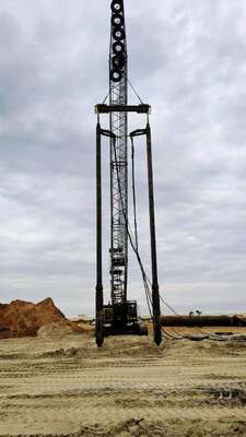 Εξοπλισμός Vibroflot άμμου 100KW για τη βελτίωση του εδάφους και την κατασκευή πέτριων στήλων